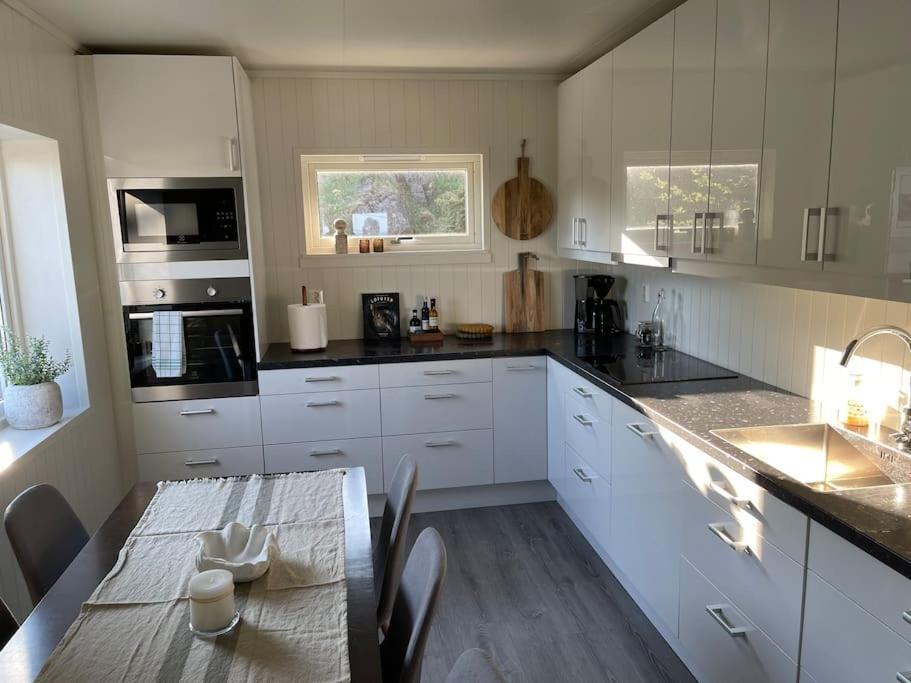 A, The Far End Of Lofoten, Top Apartment. Sørvågen المظهر الخارجي الصورة